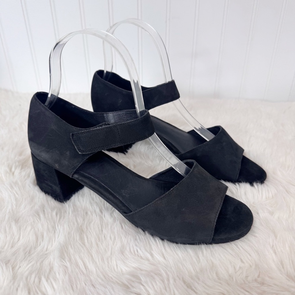 EILEEN FISHER Fey Tumbled Nubuck‎ Leather Sandal Size 6.5 Black Block Heel